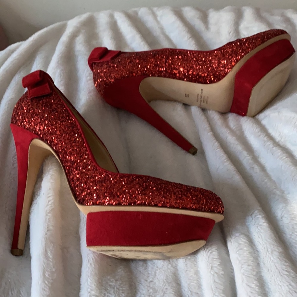 Red bow tie pumps - Picture 2 of 5